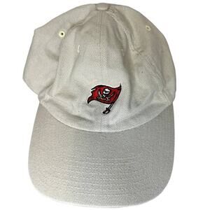 Vintage Tampa Bay Buccaneers Hat Cap Mens Beige 90s NFL Strapback Flag Logo